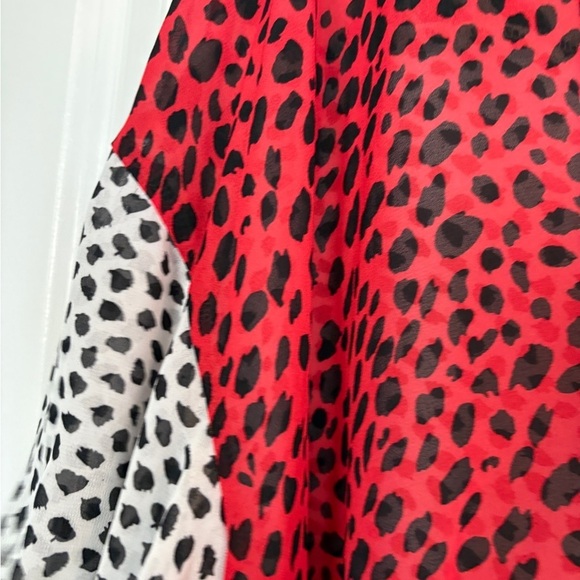 Umgee Women's Animal Mixed Print Ruffled Sleeve Surplice Top Size Large - Picture 6 of 16